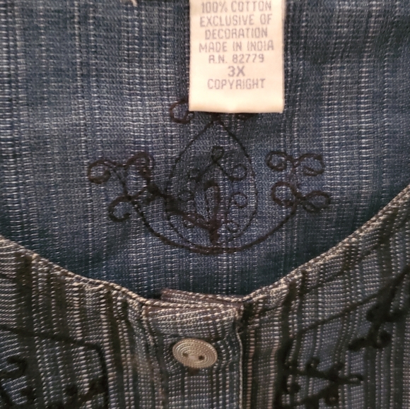 Catherines 3X Denim Embroidery top, 3/4 sleeves 100% Cotton button down partial - Picture 3 of 6